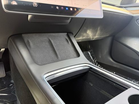 Used 2023 Tesla Model 3 Standard Range RWD image 28