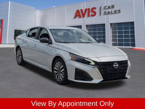 Used 2025 Nissan Altima 2.5 SV FWD image 3