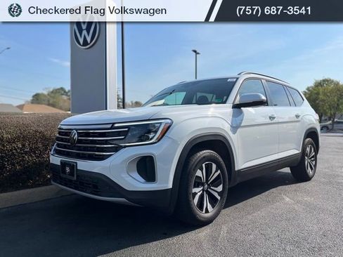 Used 2025 Volkswagen Atlas SE image 1