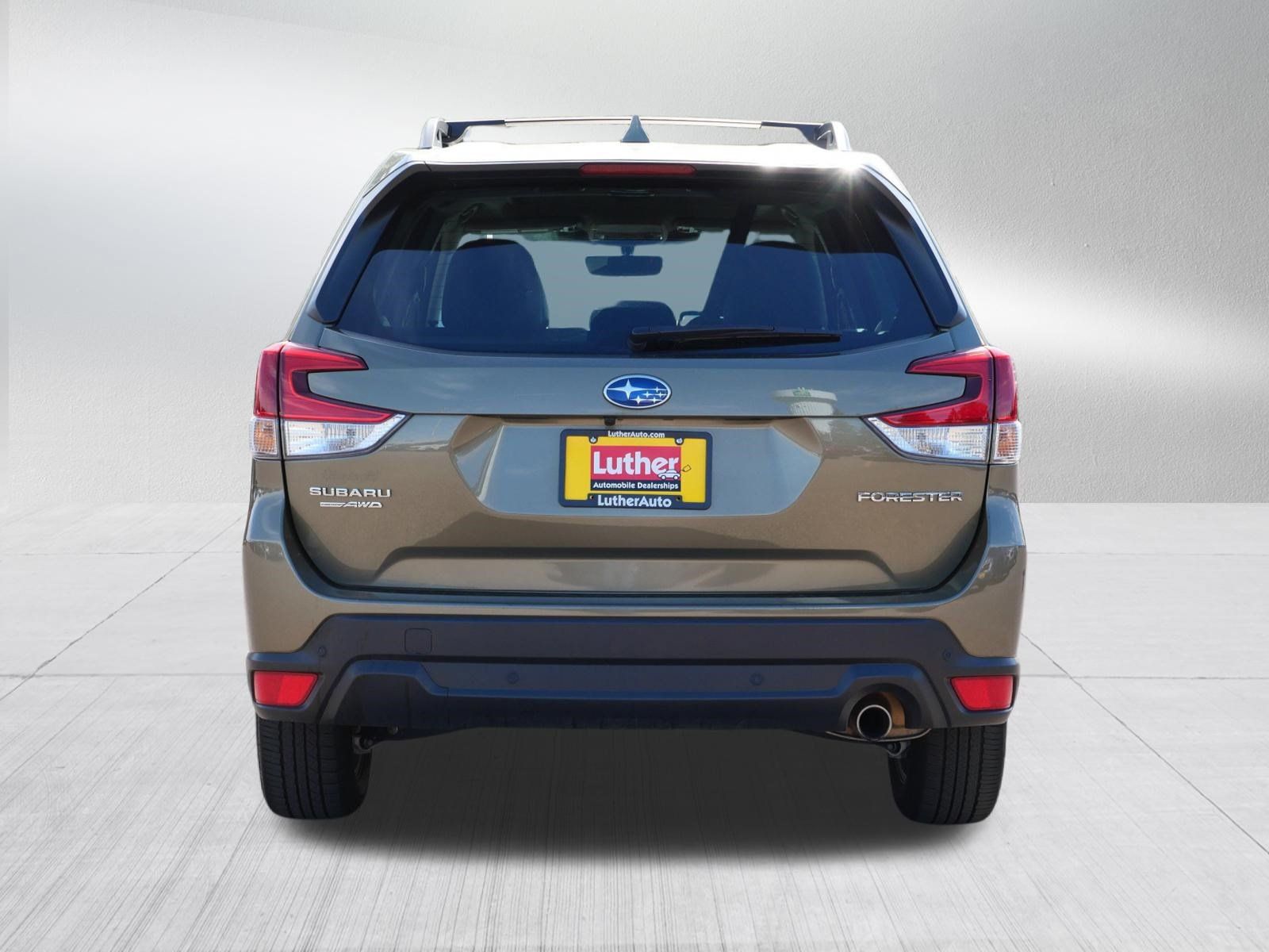 Used 2023 Subaru Forester Limited AWD/4WD image 6