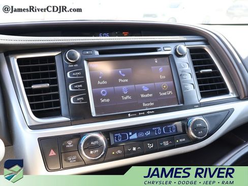 Used 2019 Toyota Highlander Plus AWD/4WD image 34