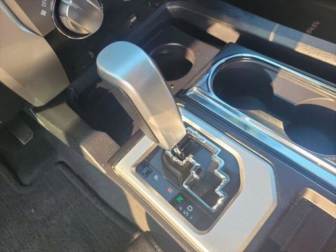 Certified 2017 Toyota Tundra SR5 image 26