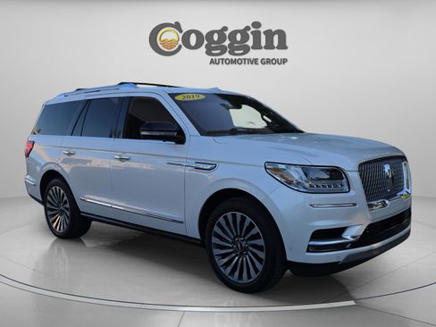 Used 2019 Lincoln Navigator Reserve AWD/4WD image 7
