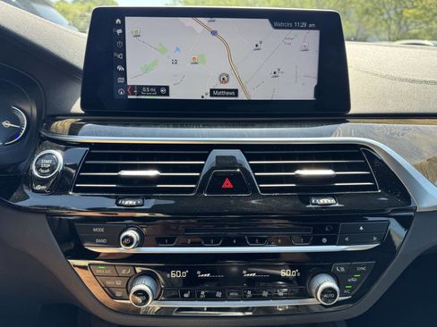 Used 2017 BMW 530i w/ Premium Package RWD image 15