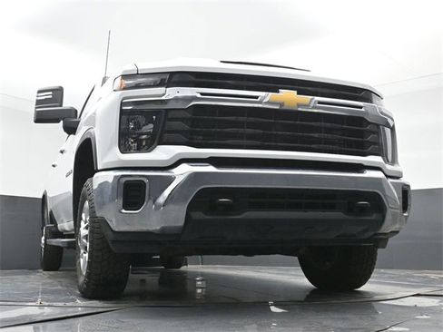 Used 2024 Chevrolet Silverado 2500 LT image 41