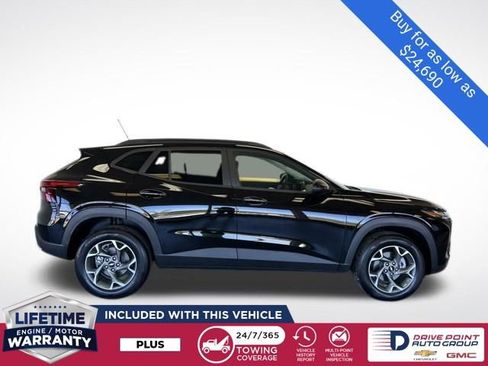 New 2025 Chevrolet Trax LT w/ LT Convenience Package image 2