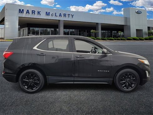 Used 2020 Chevrolet Equinox LT image 2