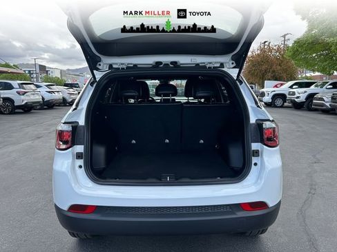 Used 2025 Jeep Compass Latitude AWD/4WD image 18