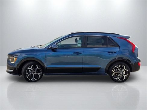 New 2025 Kia Niro EX Touring image 7