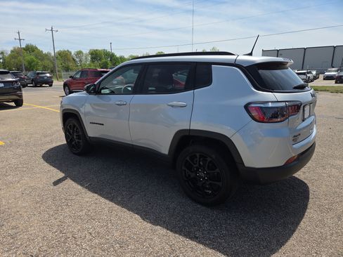New 2026 Jeep Compass Latitude image 3