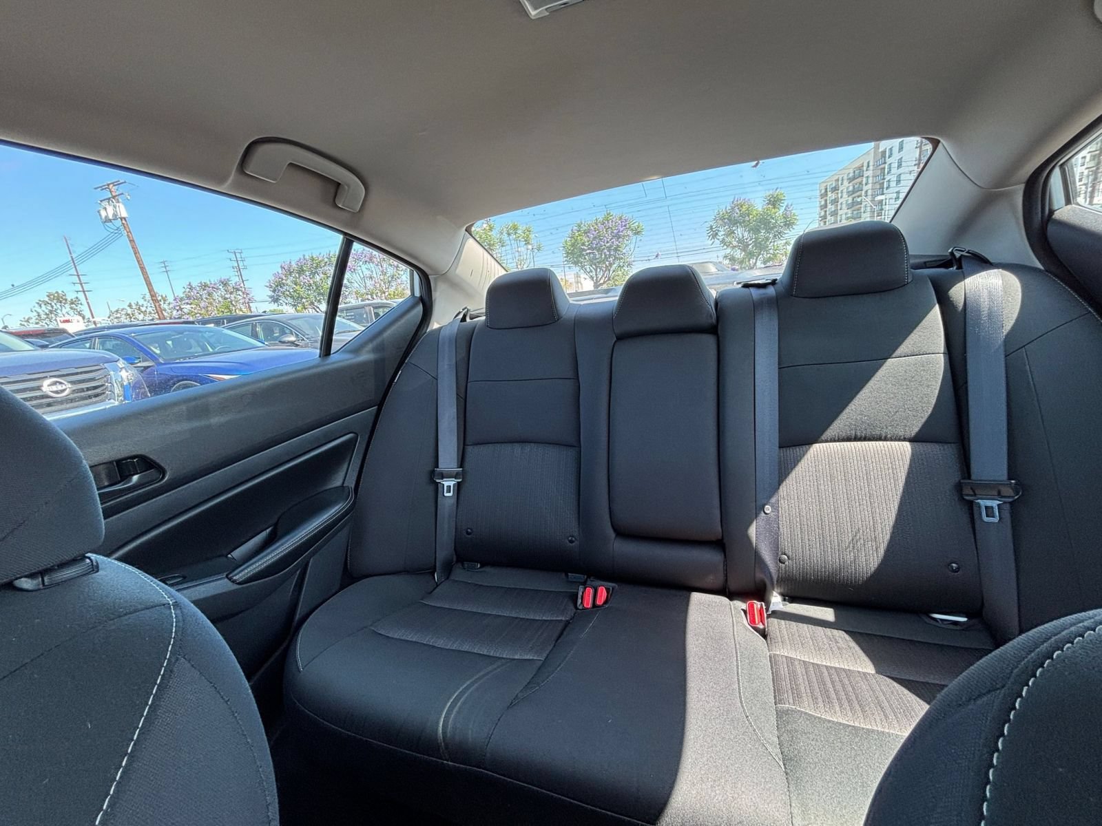 Used 2025 Nissan Altima 2.5 SV FWD image 38