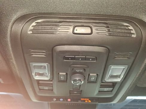 Used 2024 GMC Yukon Denali Ultimate AWD/4WD image 32