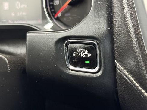 Used 2020 GMC Acadia SLT w/ Premium Package FWD image 16