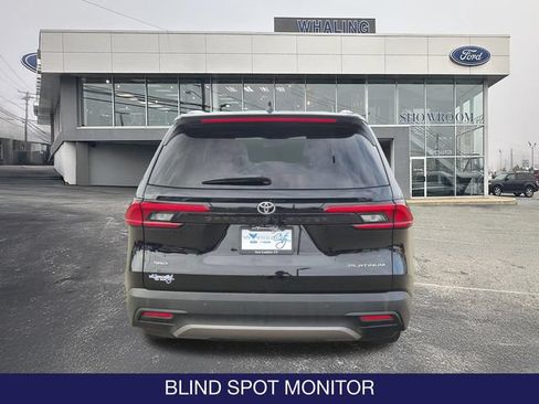 Used 2024 Toyota Grand Highlander AWD image 6