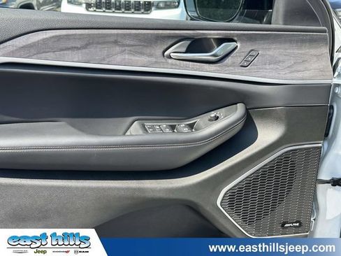 Used 2023 Jeep Grand Cherokee 4WD 4xe image 14