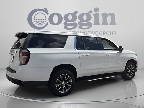 Certified 2023 Chevrolet Suburban LS RWD image 5