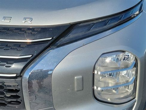 Used 2022 Mitsubishi Outlander SE image 21