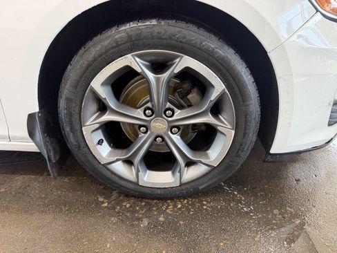 Used 2021 Chevrolet Malibu LT FWD image 28