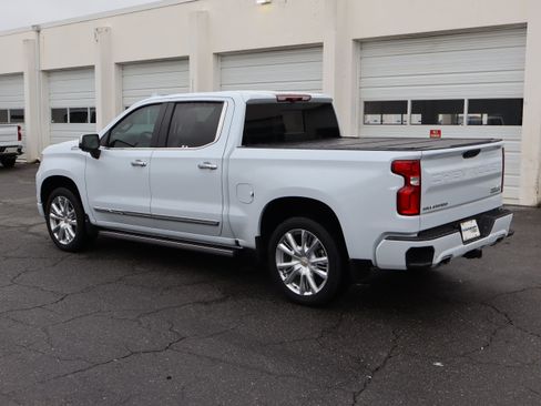 Used 2026 Chevrolet Silverado 1500 High Country AWD/4WD image 8