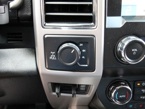 Used 2019 Ford F350 Lariat w/ Lariat Value Package AWD/4WD image 33