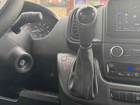 Used 2025 RAM ProMaster 2500 w/ Convenience Group FWD image 21