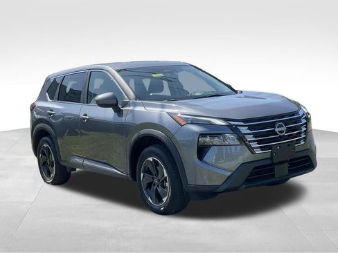 Certified 2024 Nissan Rogue SV w/ SV Premium Package AWD/4WD image 3