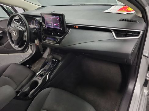 Used 2022 Toyota Corolla LE FWD image 22