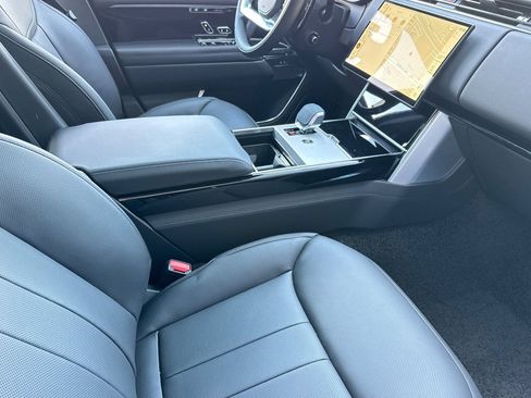 New 2026 Land Rover Range Rover Long Wheelbase SE AWD/4WD image 16