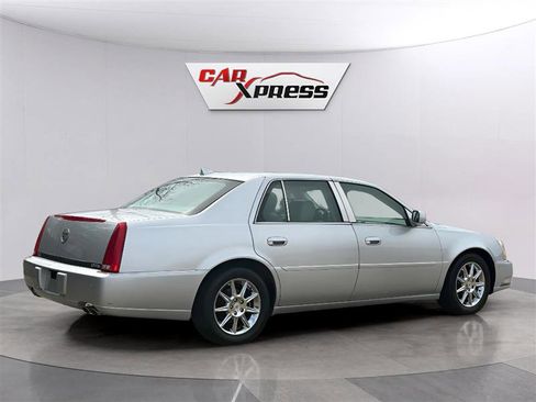 Used 2011 Cadillac DTS Luxury image 6