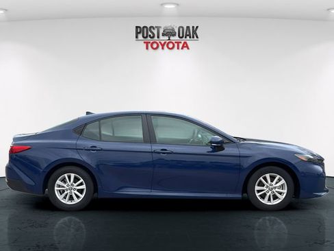 Used 2025 Toyota Camry LE image 8