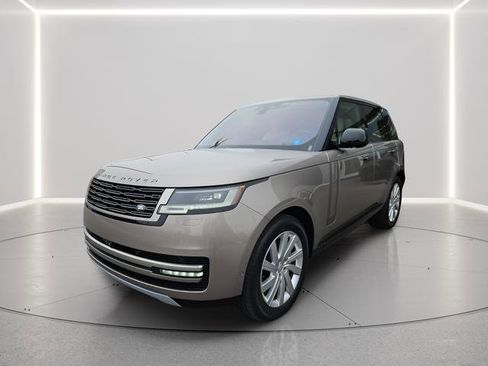 Used 2023 Land Rover Range Rover SE image 1