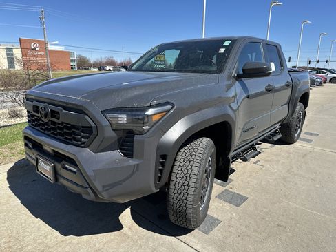 New 2026 Toyota Tacoma TRD Off-Road w/ TRD Off Road Upgrade Package AWD/4WD image 3
