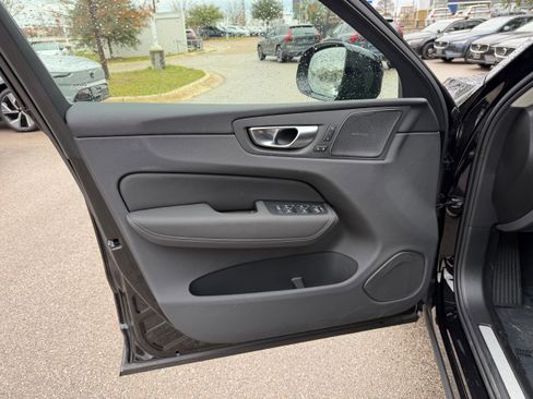 New 2026 Volvo XC60 B5 Ultra w/ Protection Package Premier image 18