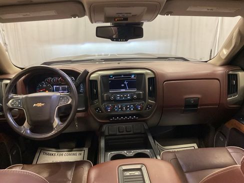 Used 2016 Chevrolet Silverado 1500 High Country w/ High Country Premium Package AWD/4WD image 4