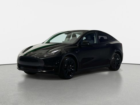 Used 2024 Tesla Model Y Long Range RWD image 17