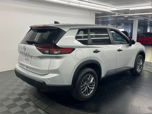 Used 2024 Nissan Rogue S FWD image 4