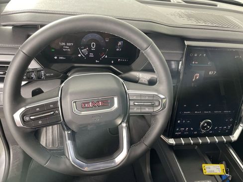 New 2025 GMC Acadia Elevation image 11