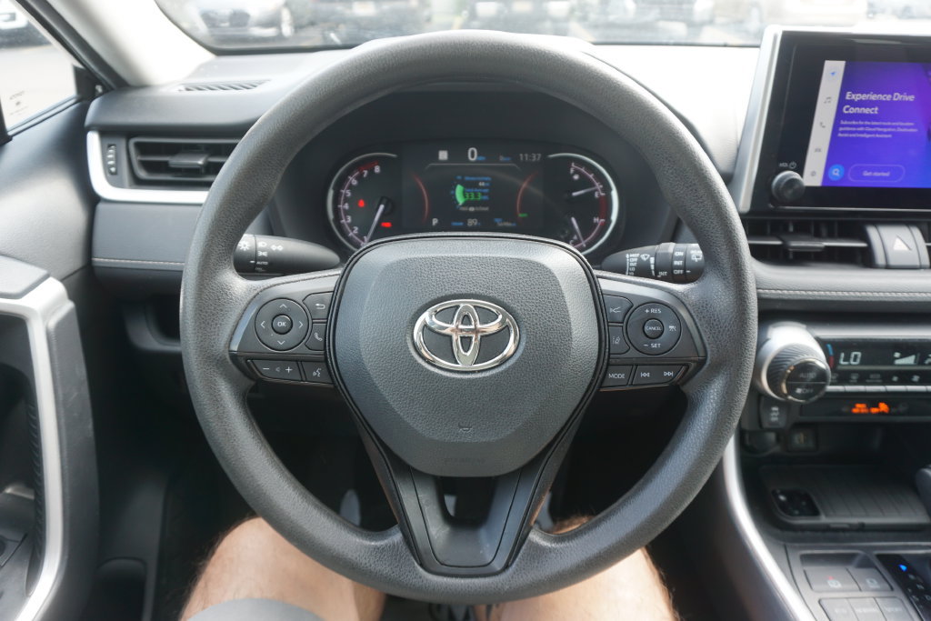 Used 2024 Toyota RAV4 XLE FWD image 3