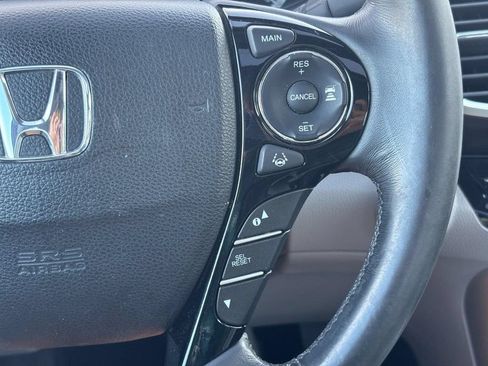 Used 2017 Honda Accord Touring image 19