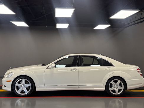 Used 2009 Mercedes-Benz S 550 4MATIC image 3