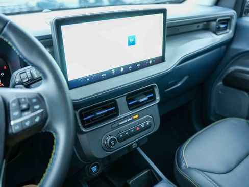 Used 2025 Ford Maverick Lobo image 34