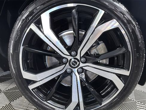 Used 2025 Volvo XC60 T8 Ultra w/ Protection Package Premier image 34