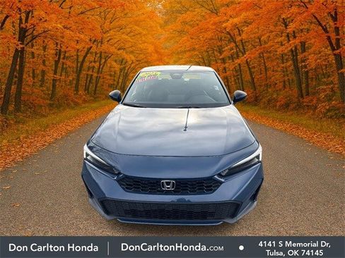 Used 2025 Honda Civic Sport image 2