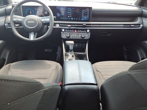 Used 2025 Hyundai Santa Cruz SE FWD image 13
