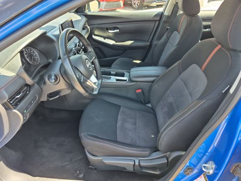 Used 2025 Nissan Sentra SR FWD image 17