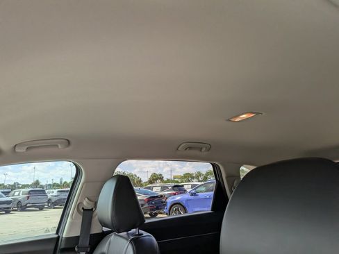 Certified 2025 Kia Sorento S FWD image 22