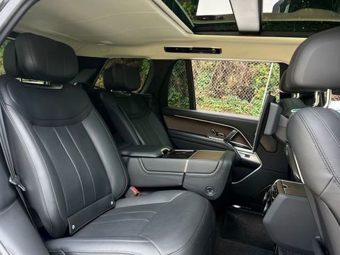 Used 2024 Land Rover Range Rover Long Wheelbase Autobiography image 49