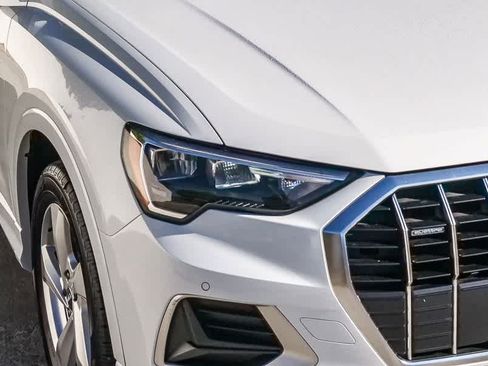 Used 2020 Audi Q3 2.0T Premium w/ Convenience Package image 4