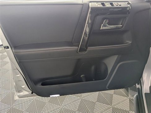 Used 2024 Toyota 4Runner TRD Off-Road image 10