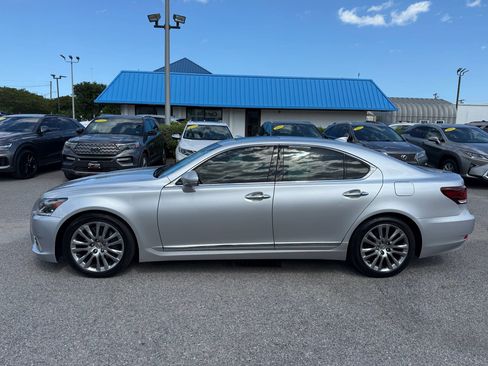 Used 2014 Lexus LS 460 w/ Comfort Package RWD image 3